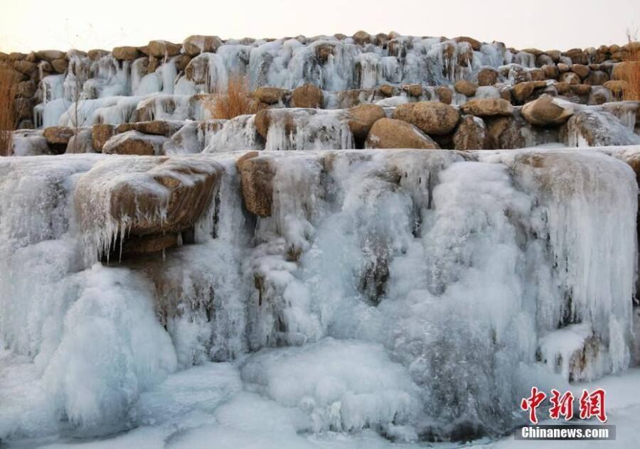 “น้ำตกแข็ง”ในเมืองจางเย่