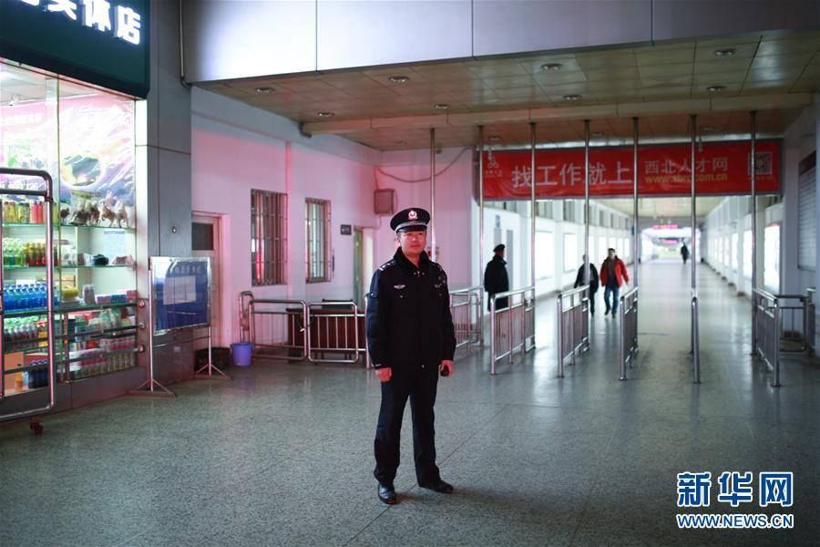 คู่ชีวิตร่วมอุดมการณ์！เรื่องราวของสามีภรรยาตำรวจรถไฟจีน