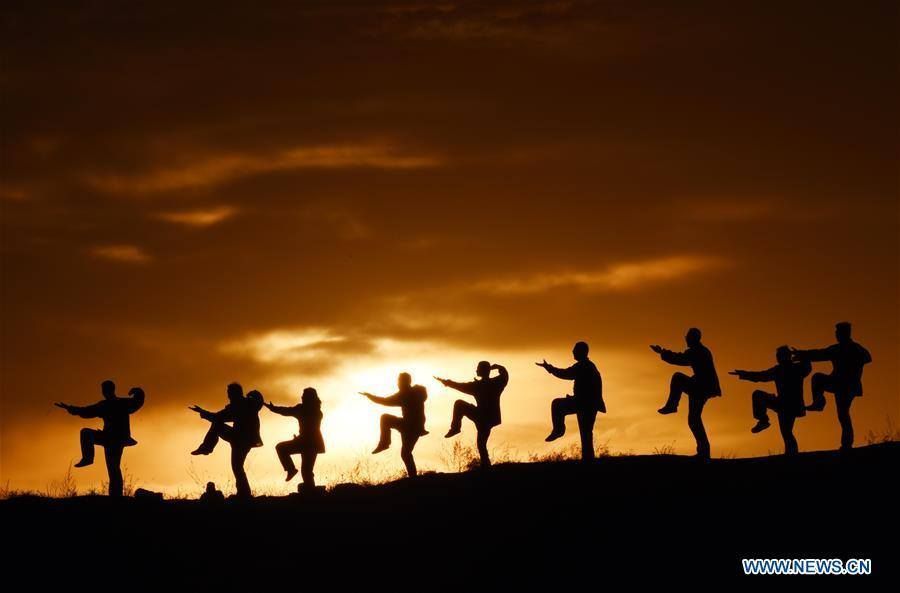 สุขภาพดี! รำไทเก๊ก รับอรุณยามเช้า